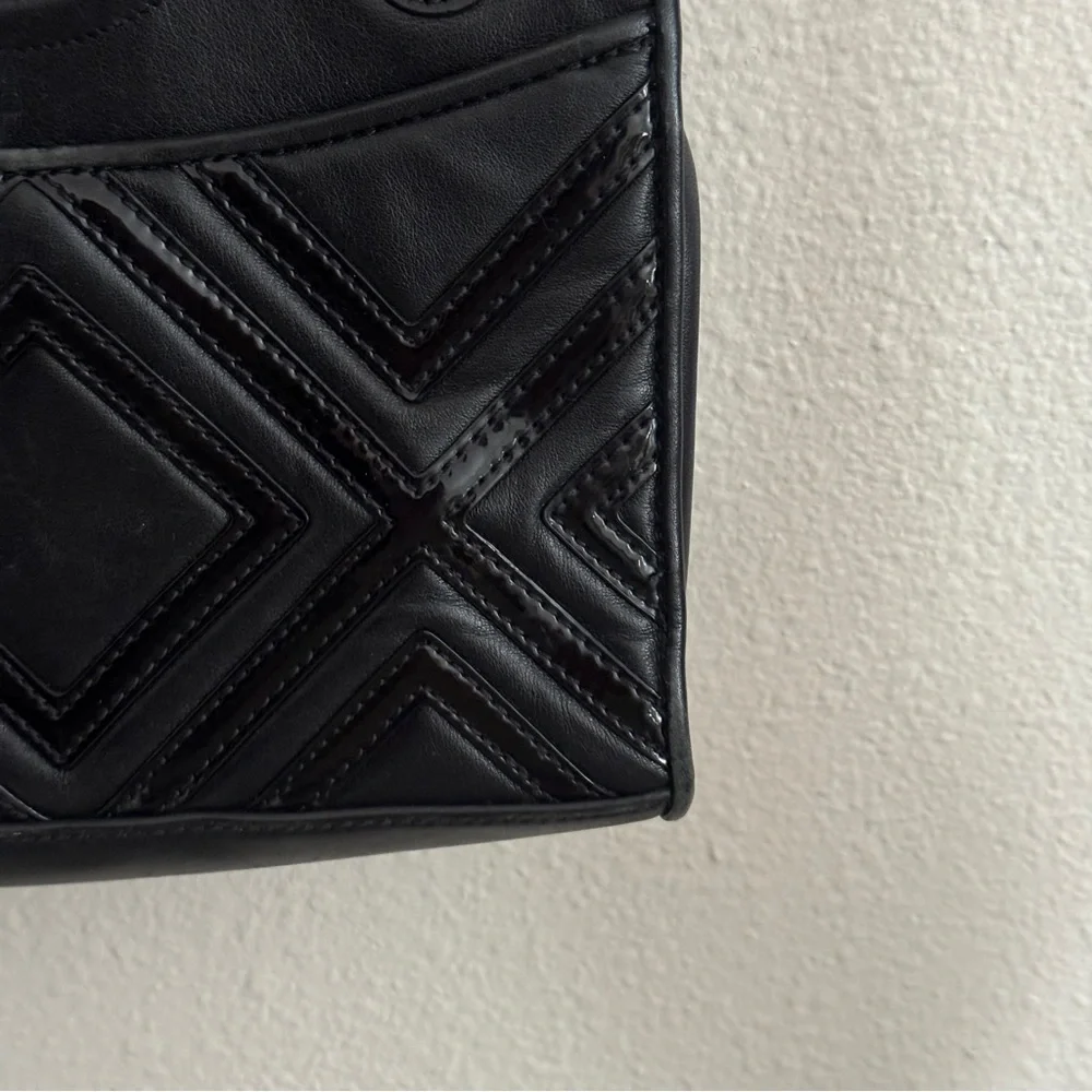 Tory Burch Fleming Geo Diamond Quilted Bag - Picture 6 of 12